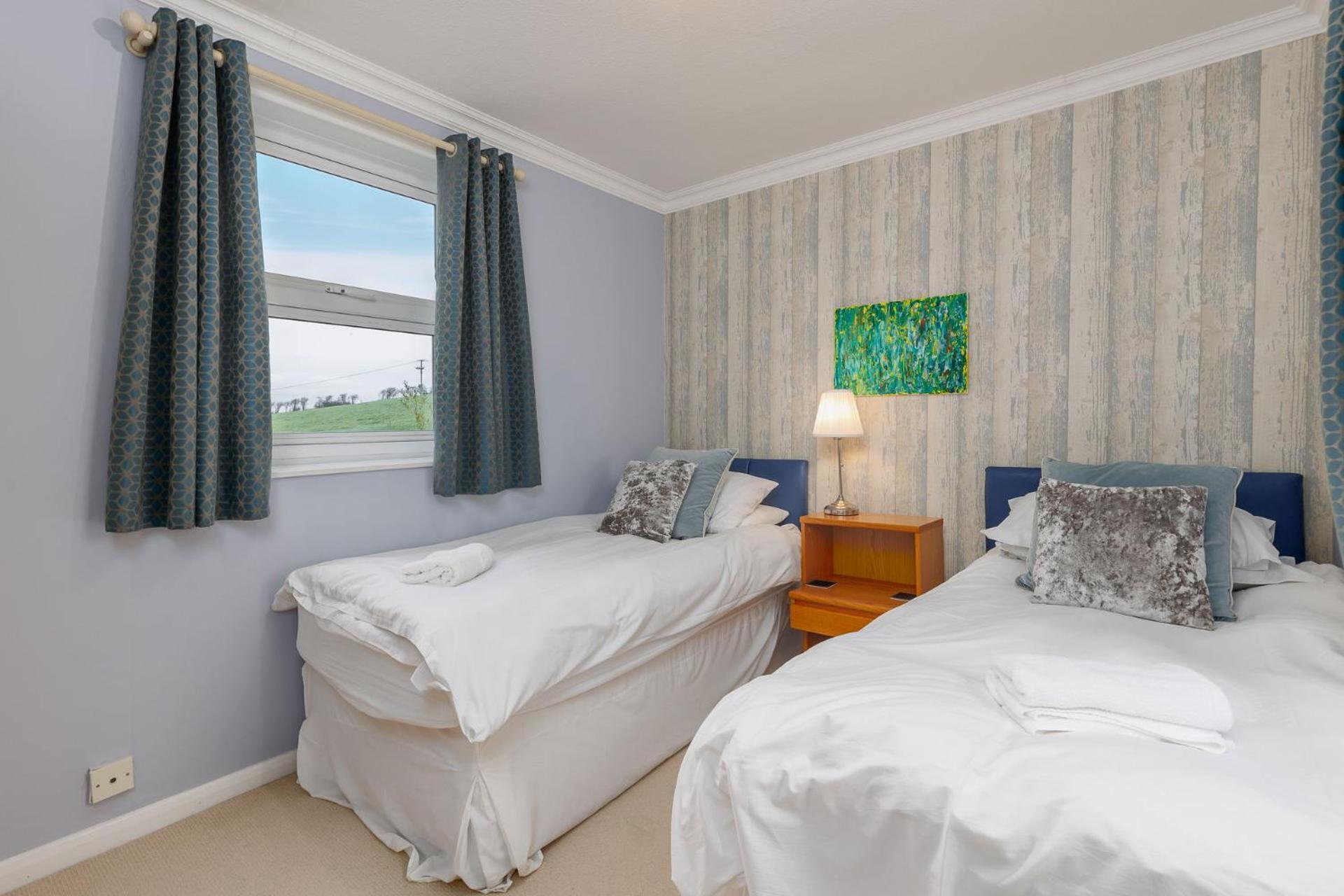 Clevelands Country House Coastal & Countryside Wroxall  エクステリア 写真