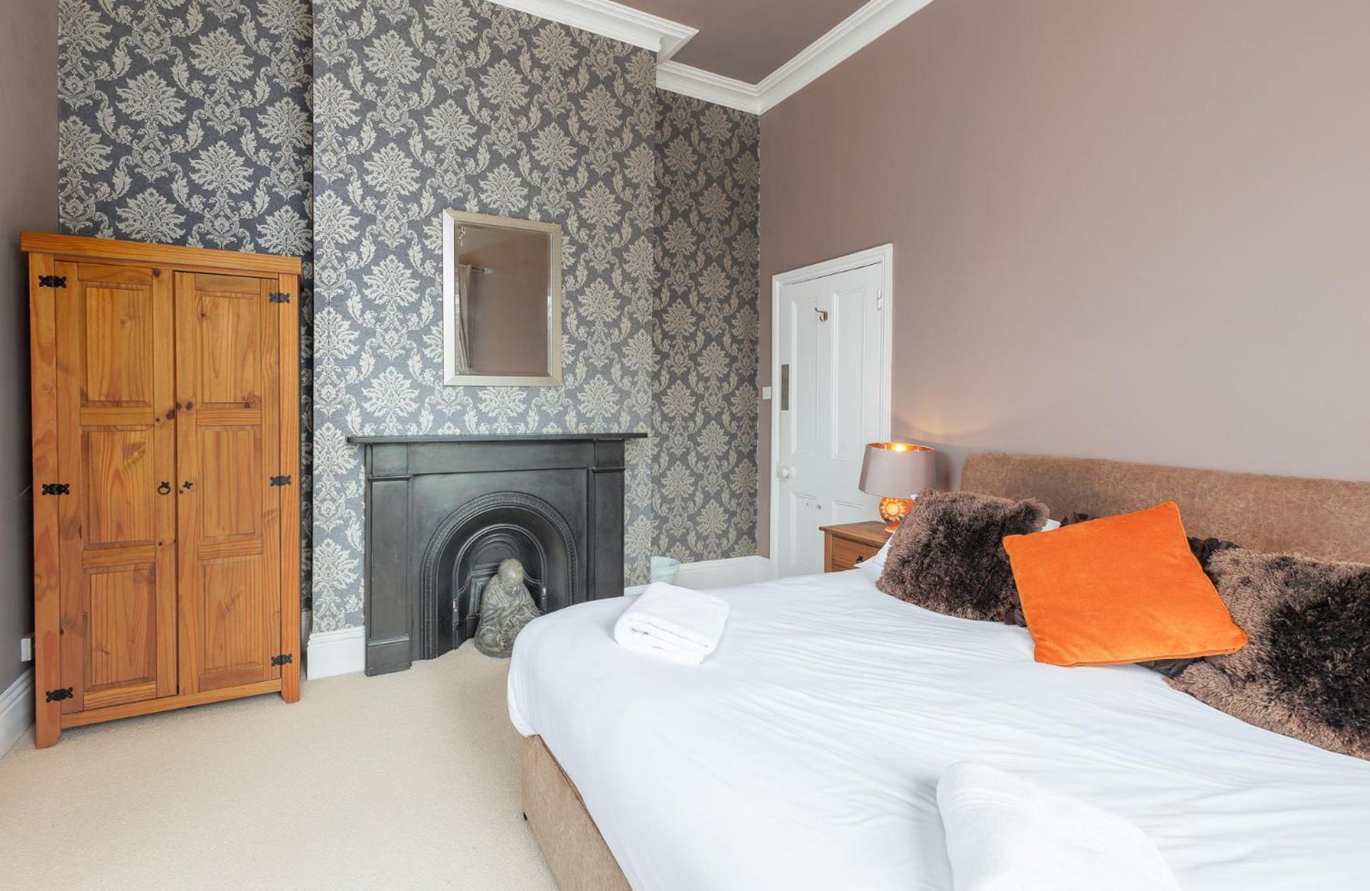 Clevelands Country House Coastal & Countryside Wroxall  エクステリア 写真