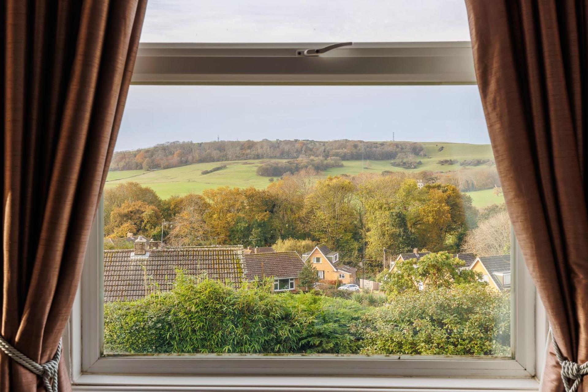 Clevelands Country House Coastal & Countryside Wroxall  エクステリア 写真